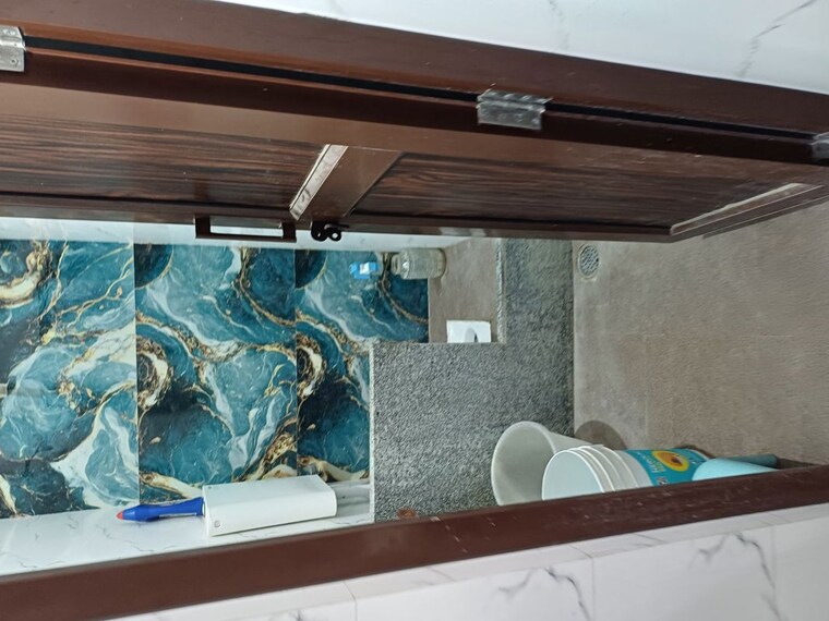 Bathroom, molarband 6 Bedroom 100 Sq.Yd. Independent House In Molarband Delhi 10666232
