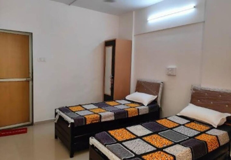 Bedroom, bhadran nagar Pg For Boys & Girls In Bhadran Nagar 10666245