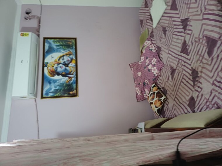 Room, molarband 6 Bedroom 100 Sq.Yd. Independent House In Molarband Delhi 10666267