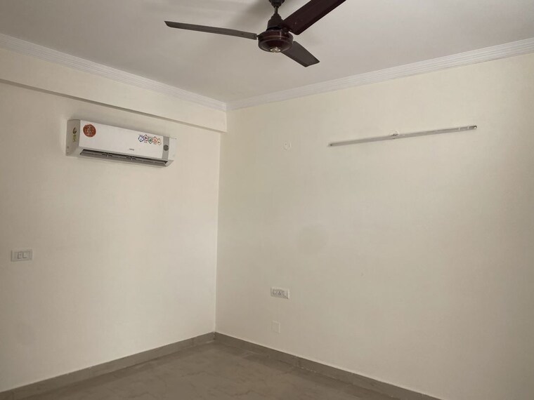 Room, ambala highway 3 Bedroom 1852 Sq.Ft. Apartment In Ambala Highway Zirakpur 10666097
