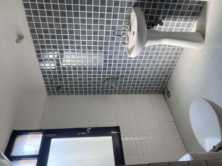 Bathroom, ambala highway 3 Bedroom 1852 Sq.Ft. Apartment In Ambala Highway Zirakpur 10666097