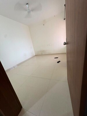 Room in 2 BHK Apartment at Vision Starwest Phase 1, Tathawade – for Rent