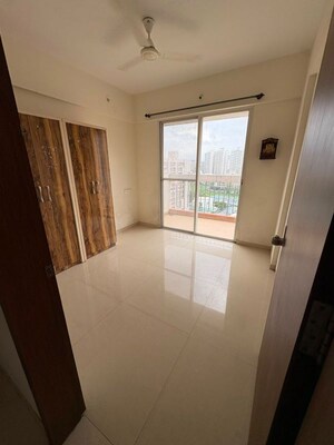 Room in 2 BHK Apartment at Vision Starwest Phase 1, Tathawade – for Rent