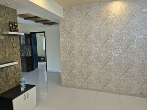 Room in 3 BHK Apartment at DSR White Waters, Gunjur – for Rent
