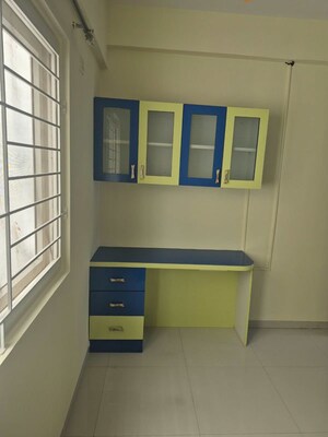 Room in 3 BHK Apartment at DSR White Waters, Gunjur – for Rent