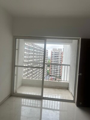 Room in 1 BHK Apartment at Dhanori – for Rent