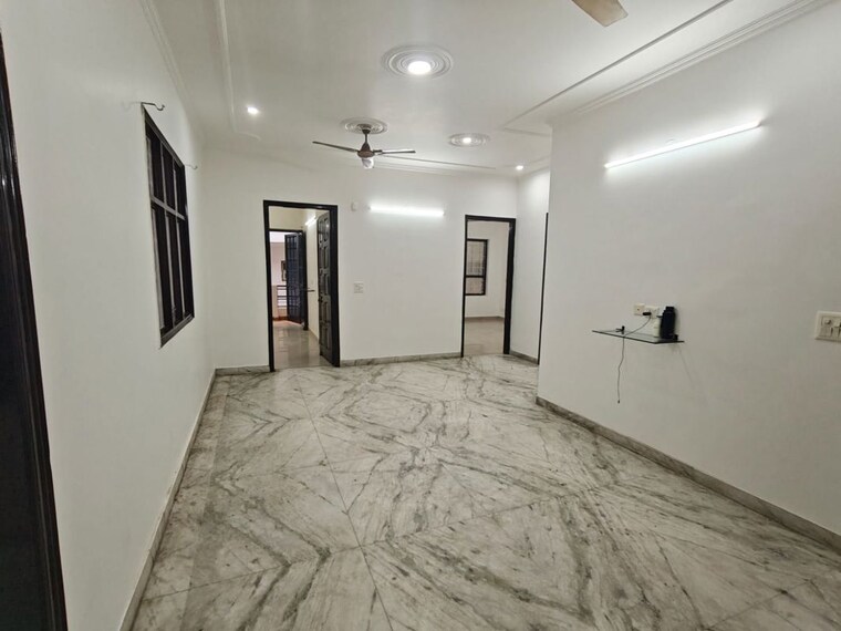 Room, sector 46 3 Bedroom 1800 Sq.Ft. Builder Floor In Sector 46 Gurgaon 10666359