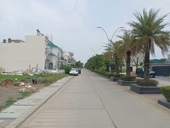 Plot For Sale in DLF Central Square