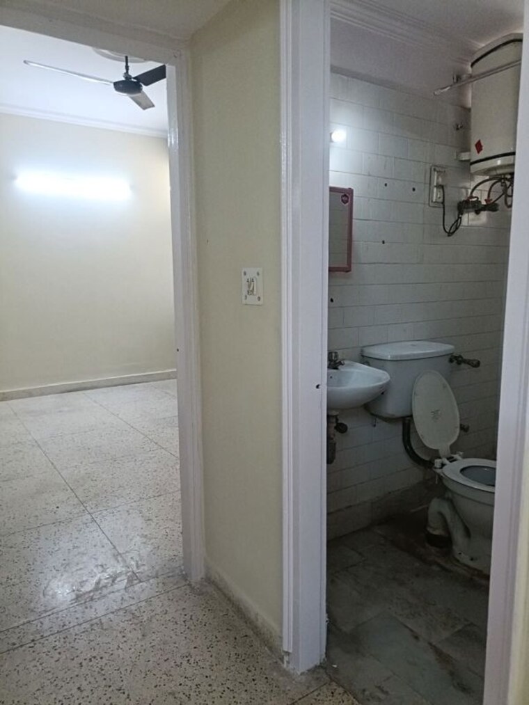 Bathroom, hope-apartments 3.5 Bedroom 1800 Sq.Ft. Apartment In Sector 15 Gurgaon 10666403