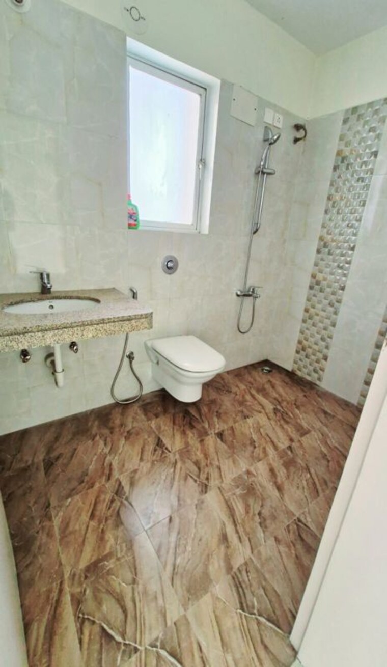 Bathroom, patil nagar 2.5 Bedroom 1000 Sq.Ft. Apartment In Patil Nagar Pune 10666422