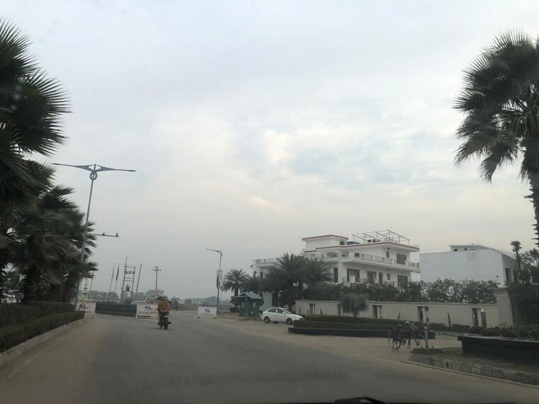 Exterior View, dlf-central-square  350 Sq.Yd. Plot In North Mullanpur Chandigarh 10666423