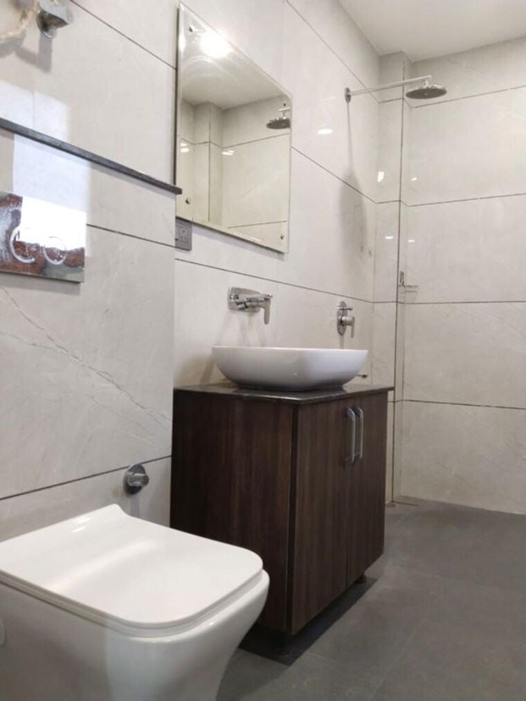 Bathroom, south city 1 3 Bedroom 1900 Sq.Ft. Builder Floor In South City 1 Gurgaon 10666506