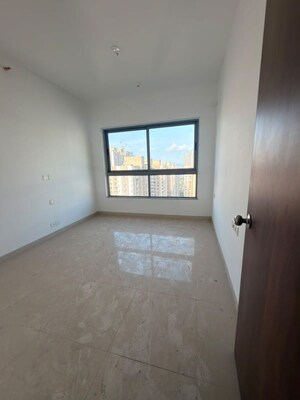 2 BHK Apartment For Rent in Kalpataru Immensa, Kolshet Road