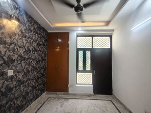 Room in 3 BHK Builder Floor at Green Fields Colony – for Rent