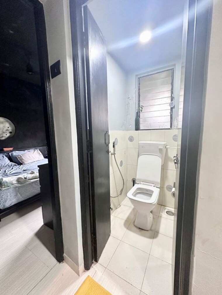 Bathroom, viman-pearl 1 Bedroom 625 Sq.Ft. Apartment In Viman Nagar Pune 10666562