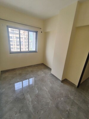 Room in 1 BHK Apartment at Shree Siddhivinayak Apartment, Thane West – for Rent