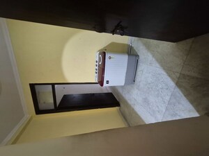 Furnished Amenities in 1.5 BHK Builder Floor at Pandav Nagar – for Rent