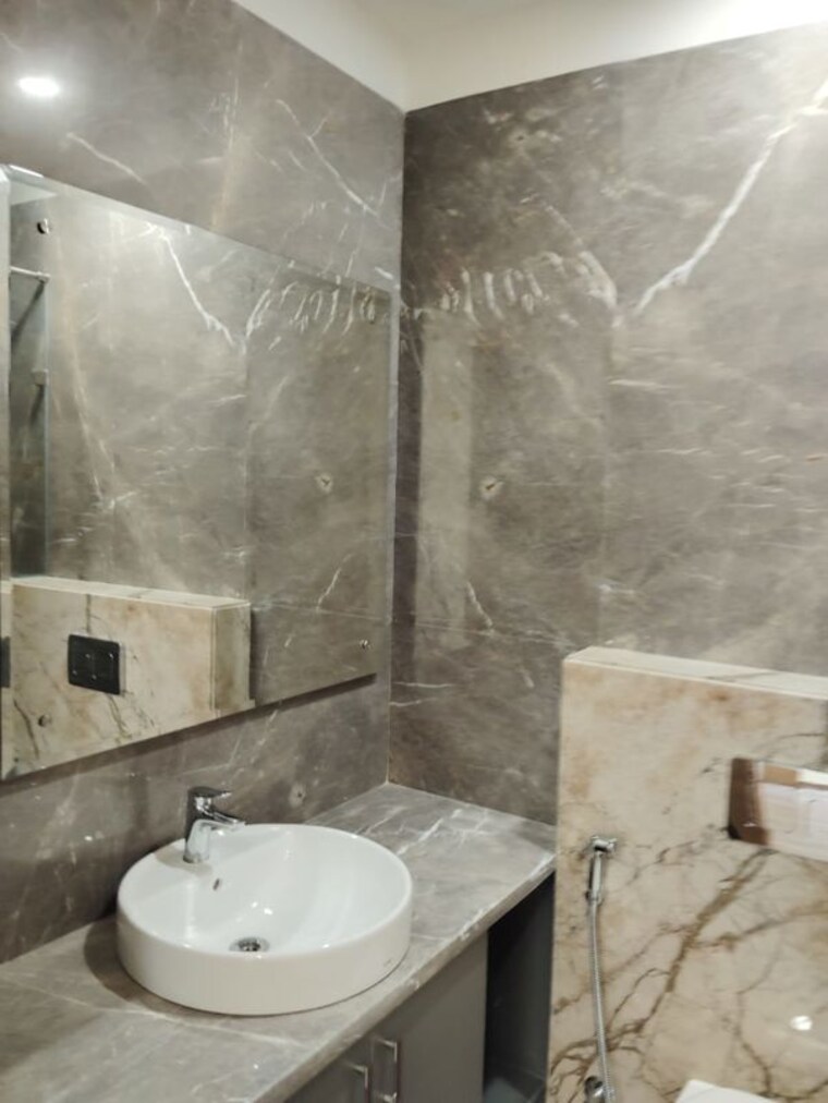 Bathroom, sarvodaya enclave 3 Bedroom 1650 Sq.Ft. Builder Floor In Sarvodaya Enclave Delhi 10666616