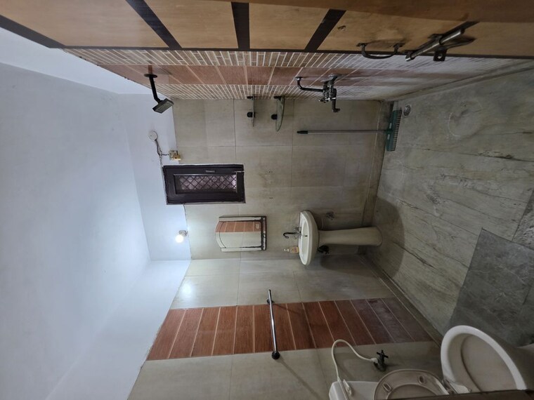 Bathroom, vikram-enclave 3 Bedroom 1250 Sq.Ft. Apartment In Shalimar Garden Ghaziabad 10666623