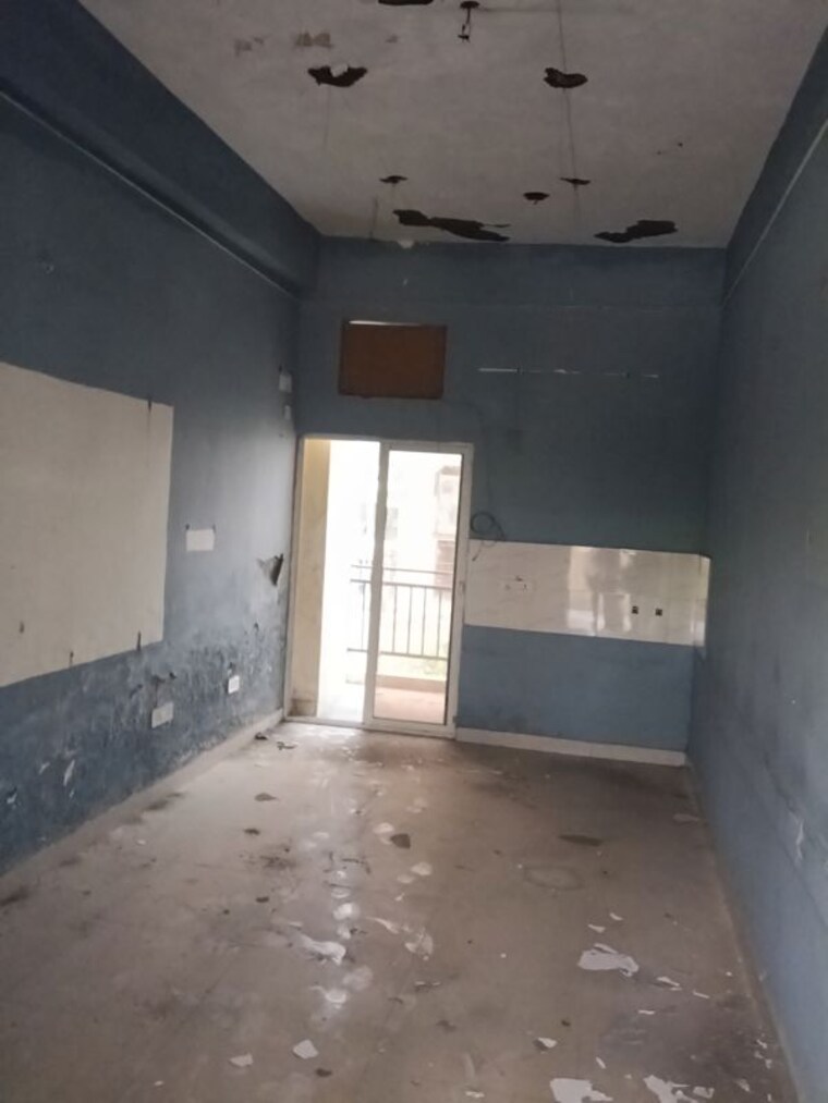 Kitchen, gardenia-gateway Commercial Office Space 350 Sq.Ft. In Sector 75 Noida 10666611