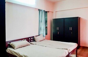 Room in  Pg at Mangal Wadi – for Rent