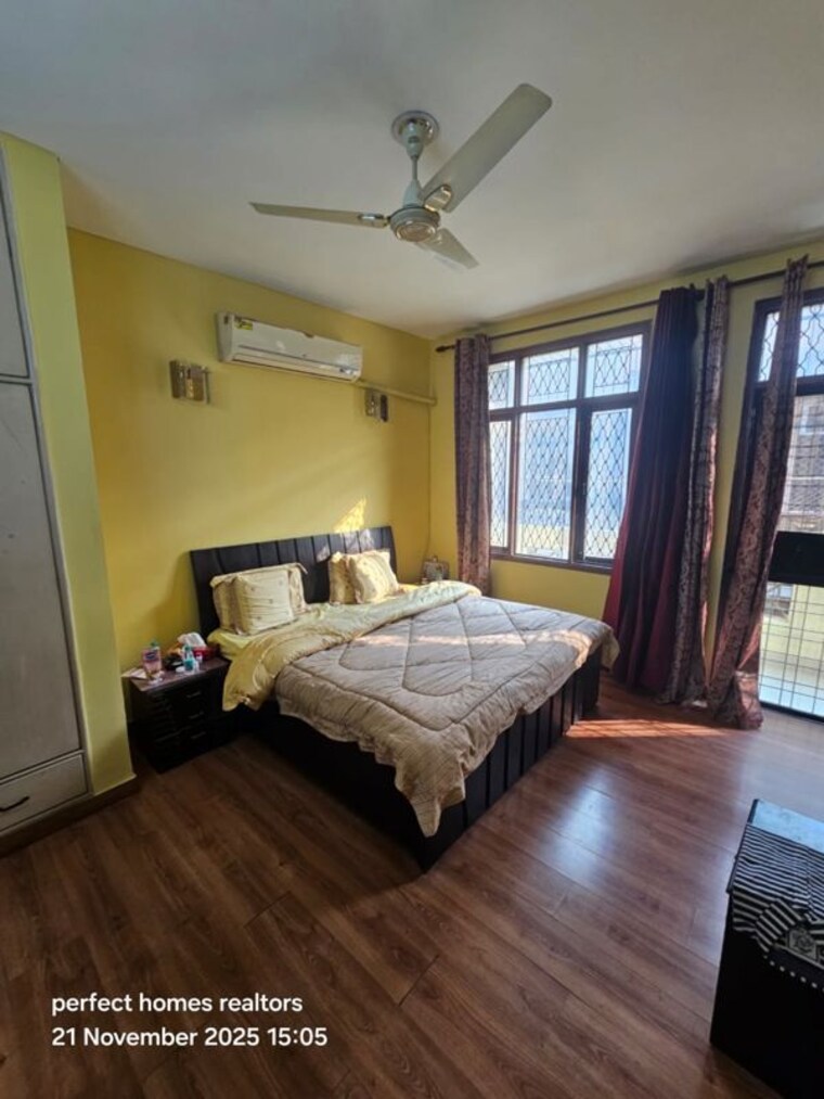 Bedroom, ardee-city 3 Bedroom 1500 Sq.Ft. Builder Floor In Sector 52 Gurgaon 10666664