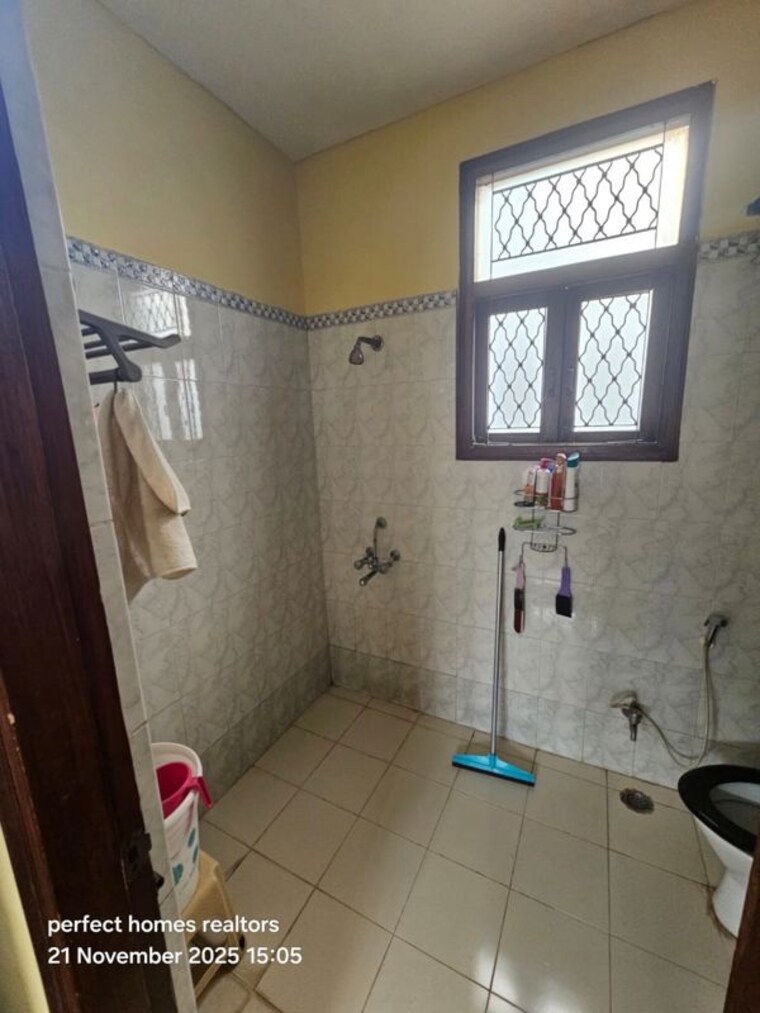 Bathroom, ardee-city 3 Bedroom 1500 Sq.Ft. Builder Floor In Sector 52 Gurgaon 10666664