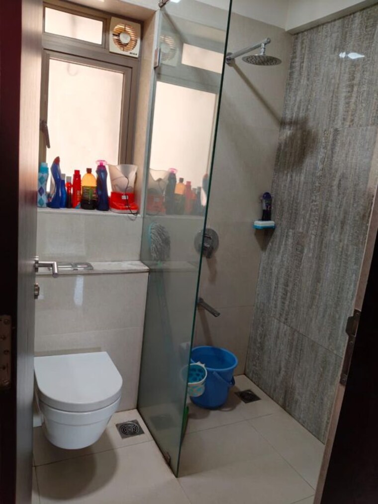 Bathroom, manpada 2.5 Bedroom 800 Sq.Ft. Apartment In Manpada Thane 10655958