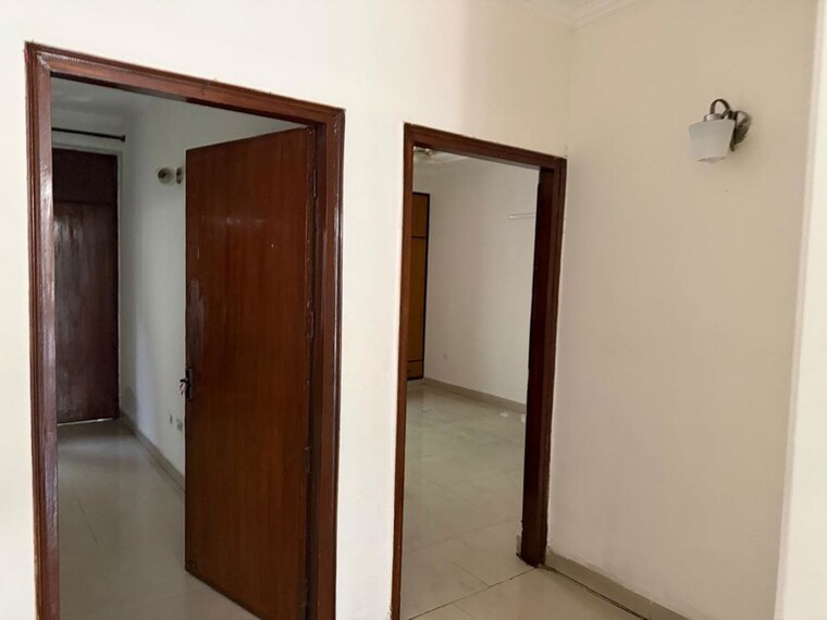 Room, ardee-city 3.5 Bedroom 45000 Sq.Ft. Builder Floor In Sector 52 Gurgaon 10666683