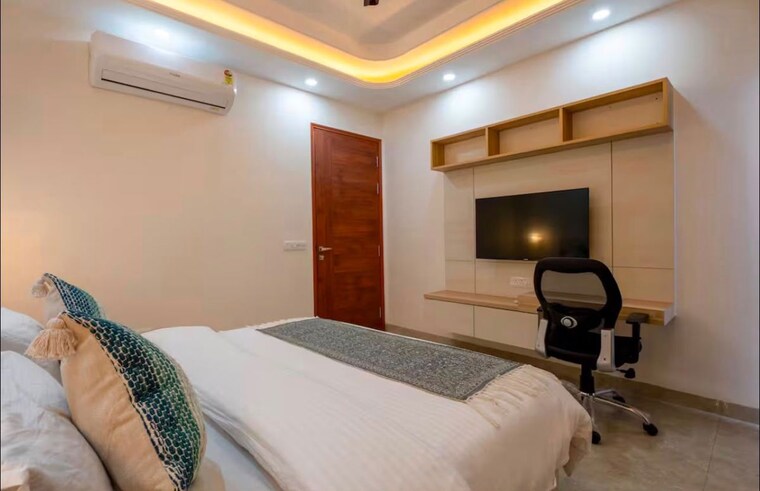 Bedroom, sector 52 3 Bedroom 1850 Sq.Ft. Builder Floor In Sector 52 Gurgaon 10666686