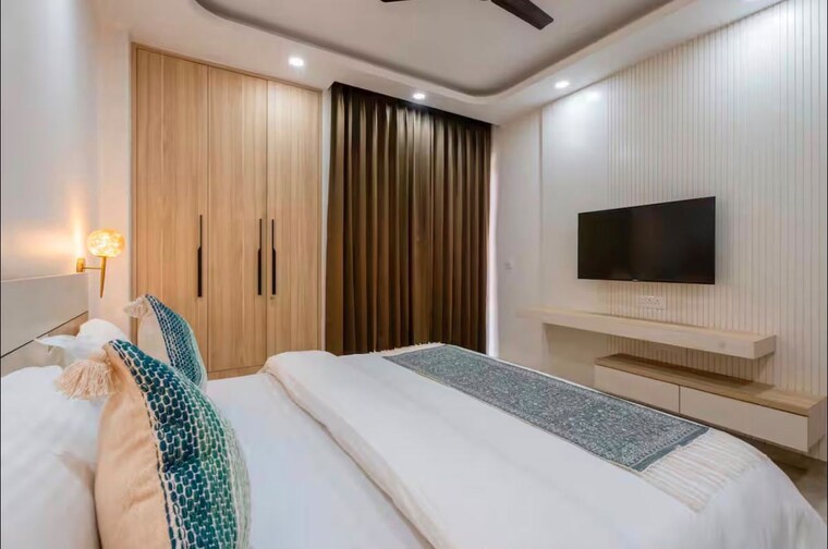 Bedroom, sector 52 3 Bedroom 1850 Sq.Ft. Builder Floor In Sector 52 Gurgaon 10666686
