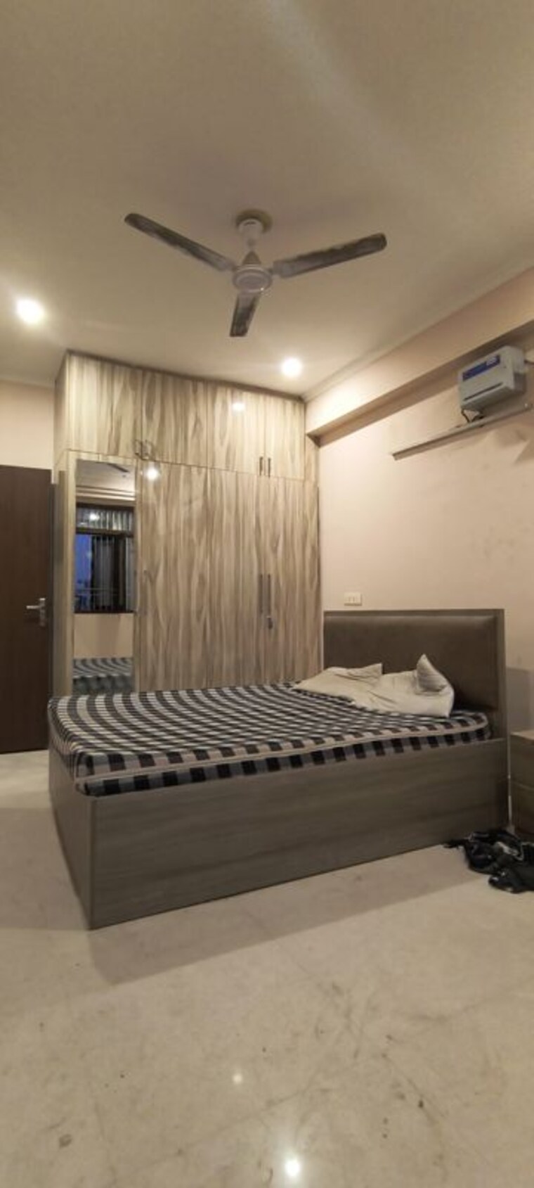 Bedroom, sector 52 3 Bedroom 1900 Sq.Ft. Builder Floor In Sector 52 Gurgaon 10666685