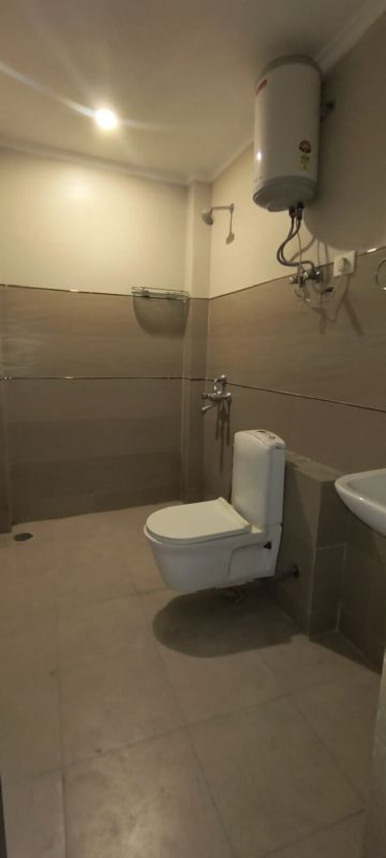 Bathroom, sector 52 3 Bedroom 1900 Sq.Ft. Builder Floor In Sector 52 Gurgaon 10666685