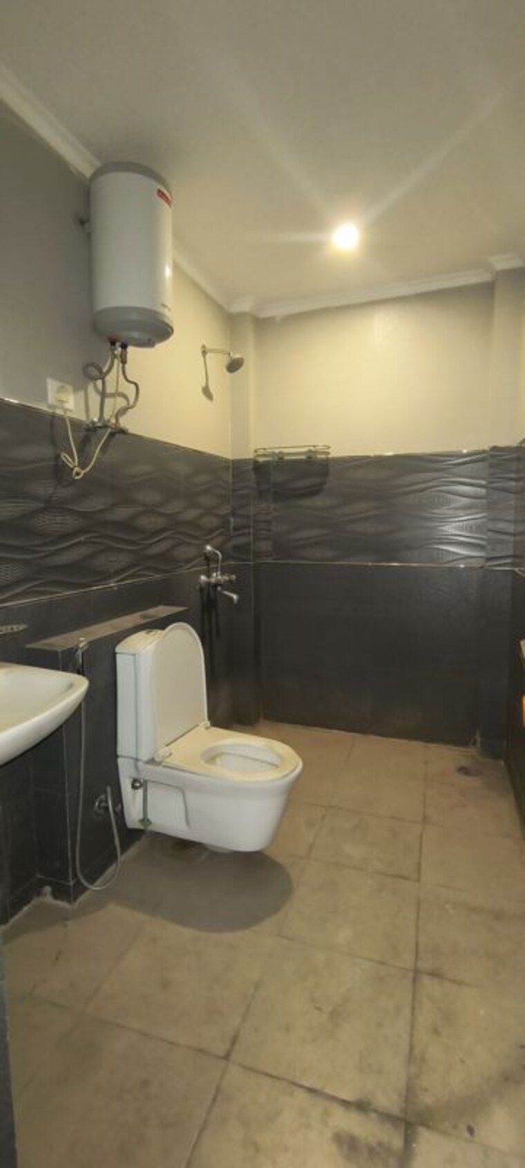 Bathroom, sector 52 3 Bedroom 1900 Sq.Ft. Builder Floor In Sector 52 Gurgaon 10666685