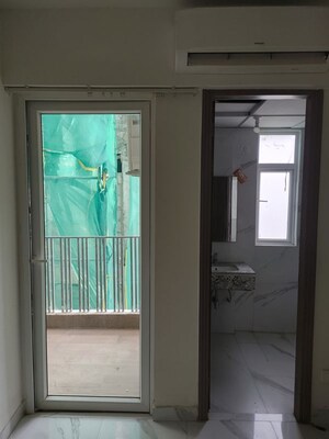 Room in 3 BHK Apartment at M3M Soulitude, Sector 89 – for Rent