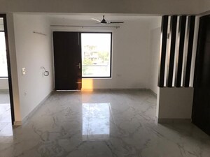 3 BHK Builder Floor For Rent in Sector 57