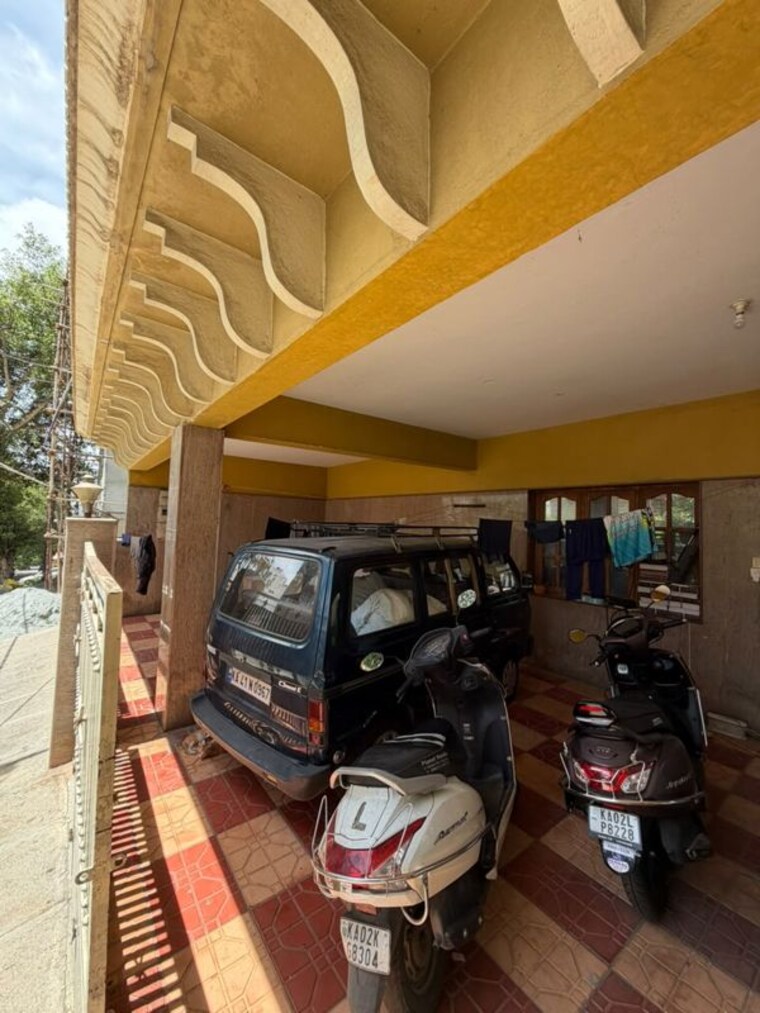  Parking, annapurneshwari nagar 3 Bedroom 4500 Sq.Ft. Independent House In Annapurneshwari Nagar Bangalore 10666712