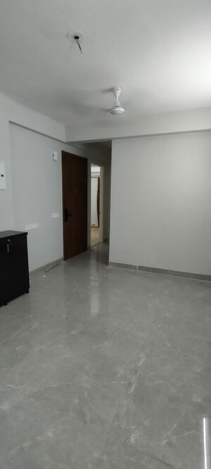 Room in 3 BHK Apartment at Signature Global City 81, Sector 81 – for Rent