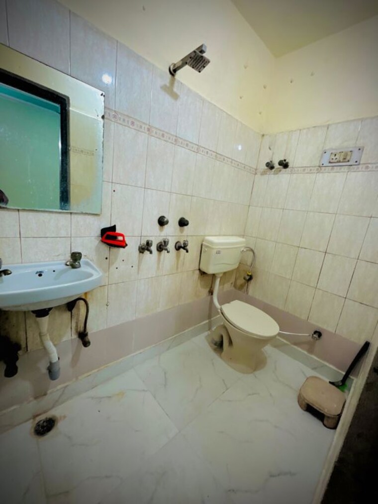 Bathroom, vaishali sector 5 1 Bedroom 550 Sq.Ft. Builder Floor In Vaishali Sector 5 Ghaziabad 10666761