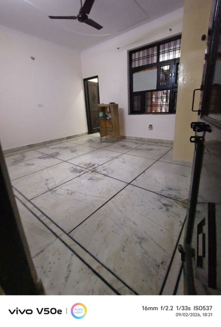Balcony, sector 46 3 Bedroom 250 Sq.Yd. Builder Floor In Sector 46 Faridabad 10666783