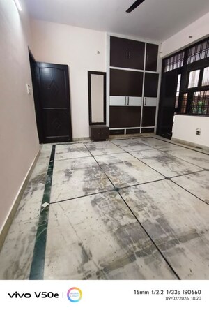 Room in 3 BHK Builder Floor at Sector 46 – for Rent