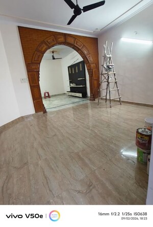 Room in 3 BHK Builder Floor at Sector 46 – for Rent