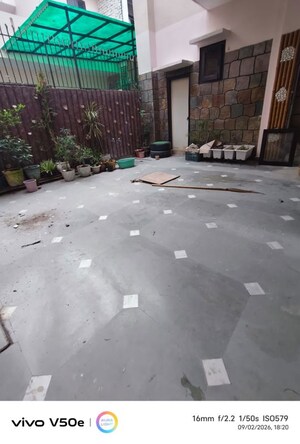 Parking in 3 BHK Builder Floor at Sector 46 – for Rent