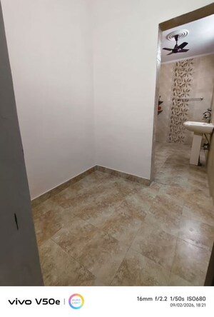 Room in 3 BHK Builder Floor at Sector 46 – for Rent
