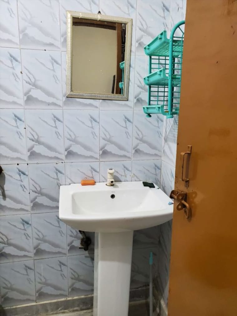 Bathroom, vaishali sector 4 1 Bedroom 550 Sq.Ft. Builder Floor In Vaishali Sector 4 Ghaziabad 10666805