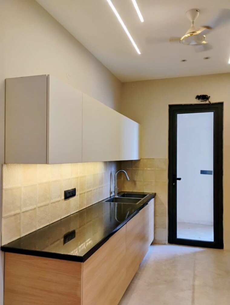 Kitchen, sushant lok i 3 Bedroom 215 Sq.Yd. Builder Floor In Sushant Lok I Gurgaon 10666825