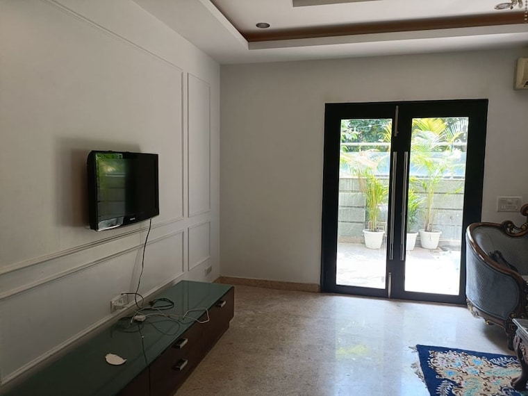 Room, sushant lok i 5 Bedroom 215 Sq.Yd. Independent House In Sushant Lok I Gurgaon 10666829