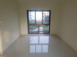 Room in 2.5 BHK Apartment at The Wadhwa Atmosphere, Mulund West – for Rent