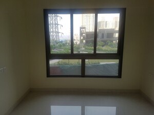 Room in 2.5 BHK Apartment at The Wadhwa Atmosphere, Mulund West – for Rent