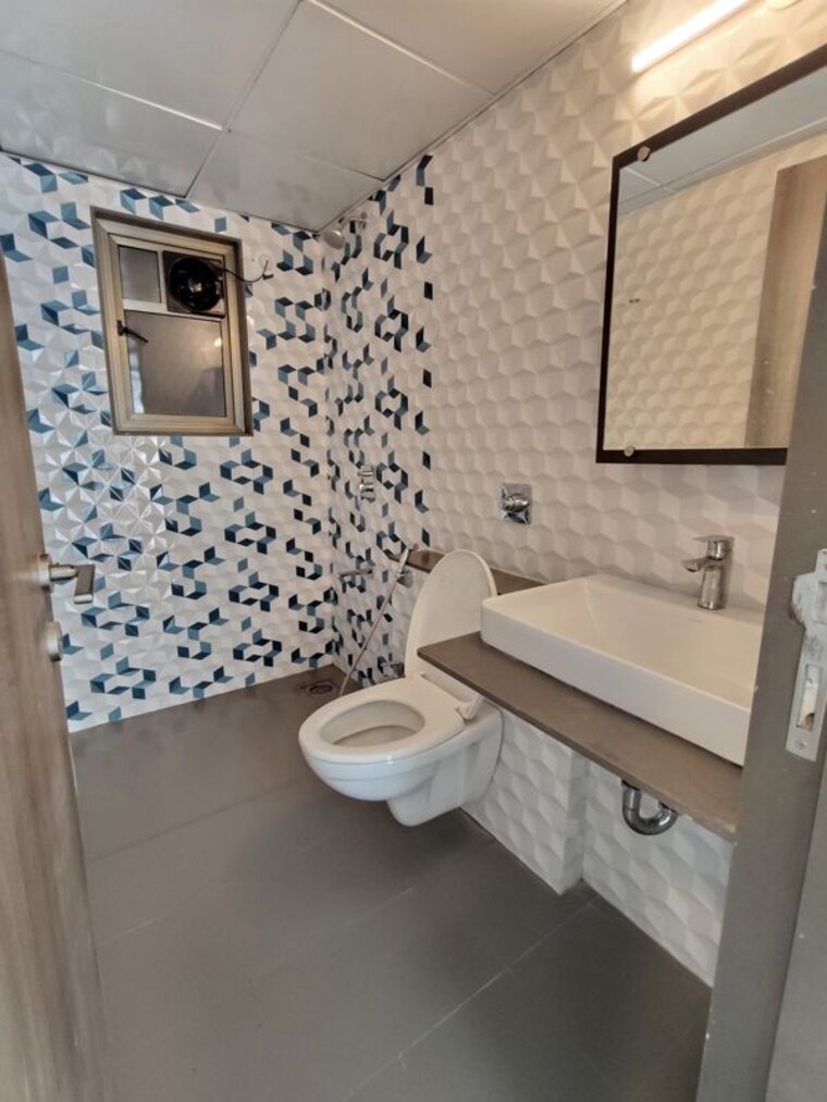Bathroom, bramhacorp-the-collection 2 Bedroom 816 Sq.Ft. Apartment In Kalyani Nagar Pune 10666844